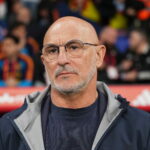 Luis de la Fuente a Rafael Louzan kritizujú „netolerovateľné“ rasistické skandovanie