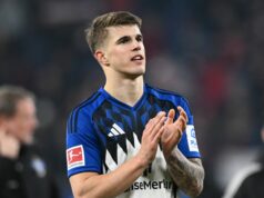 Luka Vuskovič upustil od budúceho Tottenhamu, keď Roberto De Zerbi čelí dileme prvého prestupu Luka Vuskovic z Hamburger SV kvituje fanúšikom po zápase Bundesligy medzi Hamburger SV a 1. FC Köln na Volksparkstadion 14. marca 2026 v Hamburgu v Nemecku.