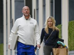 Luke Sayers a jeho nový plameň vystúpia po škandále škandálu bývalého šéfa Carltonu s jeho manželkou a jeho manželkou. Bývalý prezident Carltonu Luke Sayers a jeho nová partnerka Alexandra Elms sú na snímke, ako cez víkend vystupujú v Melbourne.