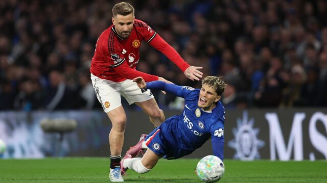 Luke Shaw trolluje Alejandra Garnacha po tom, čo Man Utd porazil Chelsea, keďže Bruno Fernandes má jasné pocity
