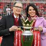 John W. Henry oslavuje víťazstvo Liverpoolu v Premier League v roku 2025