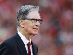 Majitelia Liverpoolu FSG ukázali nemilosrdnú stranu tým, že prepustili trénera a piatich členov štábu Majiteľ Liverpoolu a šéf FSG John W Henry.