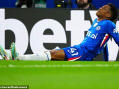 Majstrovstvá sveta Estevao sú na pochybách: Skenovanie odhalilo rozsah vážneho zranenia hamstringu, ktoré rozplakalo Brazíliu a Chelsea Estevao utrpel zranenie stehennej šľachy proti Man United, keď bol v akcii za Chelsea