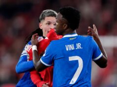 Majstrovstvá sveta vo futbale po rozhodnutí Ligy majstrov zavedú nové divoké pravidlá týkajúce sa červenej karty Vinicius ml