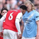 Zdá sa, že Gabriel tlačil hlavu do tváre Erlinga Haalanda počas zápasu Premier League medzi Manchestrom City a Arsenalom na Etihad Stadium.