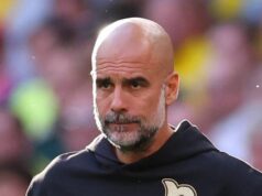 Man City zamietla Premier League, pretože žiadosť o zápas bola zamietnutá pri posilňovaní titulu Arsenalu LONDÝN, ANGLICKO - 25. apríla: Manažér / hlavný tréner Manchestru City Pep Guardiola počas semifinálového zápasu FA Cupu Emirates medzi Manchestrom City a Southamptonom 25. apríla 2026 v Londýne v Anglicku. (Foto Catherine Ivill - AMA/Getty Images)
