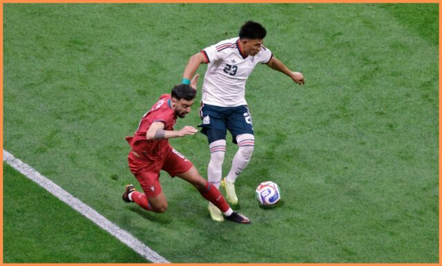 Man United odovzdal Brunovi Fernandesovi posilu
