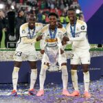 Manchester United monitoruje Aureliena Tchouameniho (v strede) ako potenciálnu letnú posilu