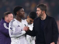 Man Utd plánuje dvojitý prestup s Kobbie Mainoo v srdci po novej dohode Michael Carrick a Kobbie Mainoo po zápase Manchestru United