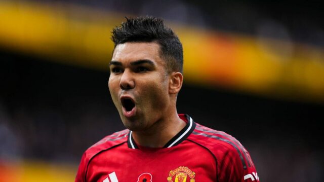 Ruben Amorim prezradil, že stredopoliar Manchestru United Casemiro nemohol pokračovať proti Tottenhamu