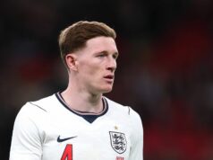 Man Utd „predá osem hráčov“ na financovanie trháku s prestupom vo výške 100 miliónov libier LONDÝN, ANGLICKO - 31. marca: Elliot Anderson z Anglicka počas medzinárodného priateľského zápasu medzi Anglickom a Japonskom na štadióne Wembley 31. marca 2026 v Londýne v Anglicku. (Foto: Alex Pantling/Getty Images)