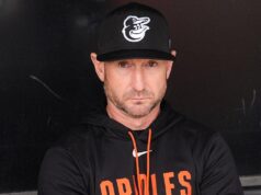 Manažér Orioles Craig Albernaz zasiahol riadkový pohon Manažér Orioles Craig Albernaz zasiahol riadkový pohon