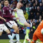 Manchester City poskočil Arsenal na čelo tabuľky Premier League; Burnley zostúpilo