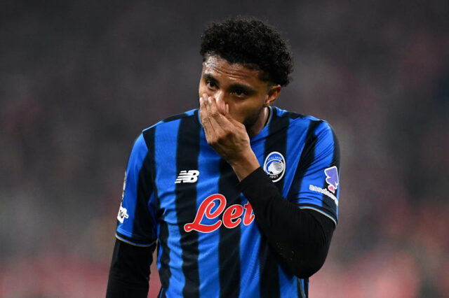 Manchester United je uzavretý v trojstrannej bitke o tohto záložníka Serie A: Hodí sa pre Carricka?
