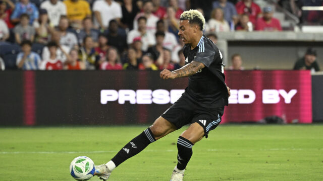 Manchester United v kombinácii s Morganom Rogersom – anglickou hviezdou, Manchester United v kombinácii s Morganom Rogersom – anglickou hviezdou, ktorá je otvorená odchodu z Aston Villy