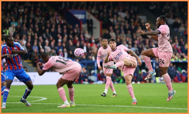 Marcos Senesi: Liverpool vedie prestupové preteky
