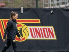 Marie-Louise Eta z Union Berlin si je vedomá špeciálneho postavenia v Bundeslige, ale chce sa sústrediť na futbal Marie-Louise Eta z Union Berlin si je vedomá špeciálneho postavenia v Bundeslige, ale chce sa sústrediť na futbal