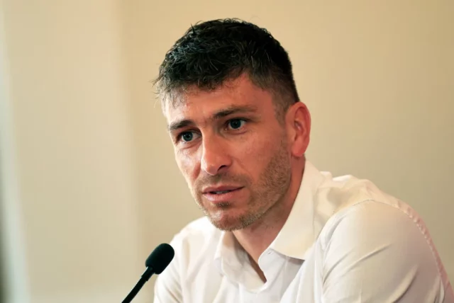 Marseille kontaktuje Florenta Ghisolfiho zo Sunderlandu, aby nahradil športového riaditeľa Marseille kontaktuje Florenta Ghisolfiho zo Sunderlandu, aby nahradil športového riaditeľa Medhiho Benatiu