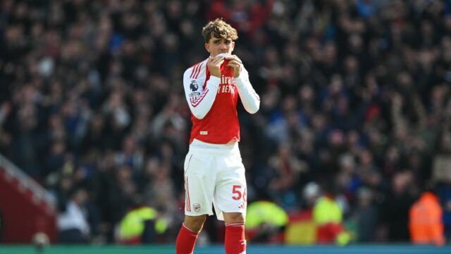 Martin Keown kritizuje Maxa Dowmana, keď Arsenal vyfúkol preteky o Max Dowman a Arsenal v sobotu šokovali Bournemouthom