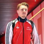 Martin Odegaard z Arsenalu prichádza na štadión pred zápasom Premier League medzi Arsenalom a Bournemouthom na Emirates Stadium 11. apríla 2026 v Londýne v Anglicku.