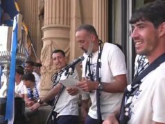 Matarazzo prednáša baskický prejav počas osláv Copa Matarazzo prednáša baskický prejav počas osláv Copa