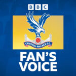 Jean-Philippe Mateta po strelenom góle na oslavu odkopáva rohovú zástavku