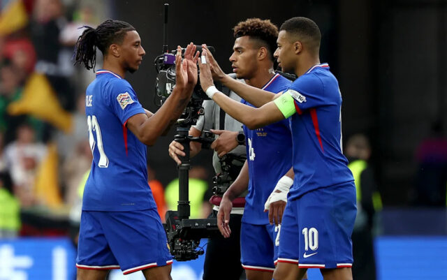 Mbappé ⚔️ Olise: prvý rozhodujúci duel o Zlatú loptu? 👀 Download app from appStore