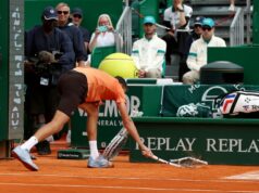 Medvedev lomcoval v Monte Carle, keď sa Zverev prebíjal Download app from appStore