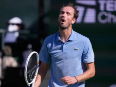 Medvedev rozbil svoju raketu 7-krát počas dvojnásobnej prehry s Berrettinim v Monte Carle Download app from appStore