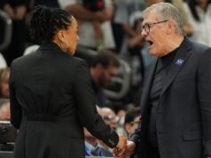 Megan Rapinoe a Sue Bird hovoria o krikom zápase Gena Auriemmu s Dawn Staleyovou Megan Rapinoe a Sue Bird hovoria o krikom zápase Gena Auriemmu s Dawn Staleyovou