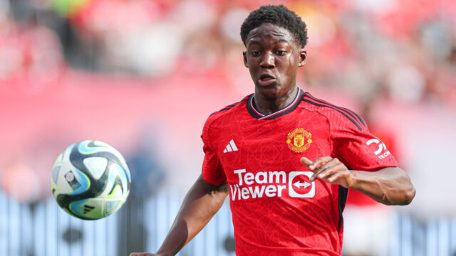 Michael Carrick potvrdil absenciu Kobbieho Mainooa v zápase Leeds United s obavami o zranenie
