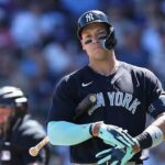 Michael Kay hovorí, že Yankees by mali vyhrať Svetovú sériu, kým dostanú náhradný dres