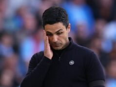 Mikel Arteta dostal informáciu, že ak Arsenal stratí titul v Premier League, bude „určite“ prepustený. Tréner Arsenalu Mikel Arteta