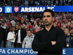 Mikel Arteta poslal Arsenalu rázne ultimátum ohľadom toho, na čo by sa jeho budúcnosť mohla zvrhnúť Mikel Arteta gestikuluje