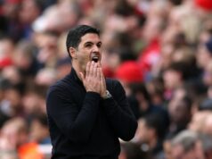 Mikel Arteta priznáva, že prehra Arsenalu s Bournemouthom bola „veľká rana do tváre“ Alex Scott z Bournemouthu oslavuje víťazný gól (REUTERS)