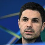 Tréner Arsenalu Mikel Arteta sa zúčastňuje tlačovej konferencie