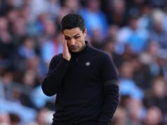 Mikel Arteta „práca pod tlakom“, pretože výsledok Man City prekonáva Arsenal bližšie k nepredstaviteľnému scenáru Manažér Arsenalu Mikel Arteta sa podľa Bryana Robsona po prehre s Man City dostane pod tlak.