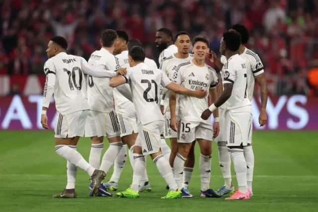 Mladík Realu Madrid sa pripojil ku Cristianovi Ronaldovi v 3-člennom klube počas súboja s Bayernom Mníchov
