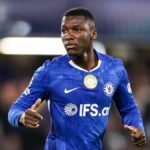 Moisés Caicedoof Chelsea počas zápasu osemfinále 2. kola UEFA Ligy majstrov 2025/26 medzi Chelsea FC a Paris Saint-Germain FC na Stamford Bridge 17. marca 2026 v Londýne, Anglicko
