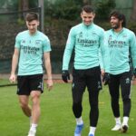 Calum Chambers of Arsenal po zápase osemfinále Carabao Cupu medzi Arsenalom a Leedsom United na Emirates Stadium 26. októbra 2021 v Londýne v Anglicku.