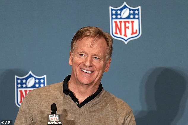 NFL sa usiluje o to, aby sa vlajkový futbal stal Komisár NFL Roger Goodell (na obrázku) bol nedávno pozitívnym vyhlásením