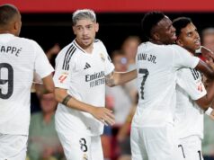 „Na tréningu som zranil syna Zinedina Zidana a mal som vykĺbené ramená – bál som sa, že zomriem.“ MILÁNO, TALIANSKO - 28. MÁJ: Hlavný tréner Realu Madrid Zinedine Zidane ukázal trofej po víťazstve vo finálovom zápase Ligy majstrov UEFA medzi Realom Madrid a Club Atletico de Madrid na Stadio Giuseppe Meazza 28. mája 2016 v talianskom Miláne. (Foto: Matthias Hangst/Getty Images)