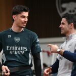 Kai Havertz a Mikel Arteta počas tréningu Arsenalu