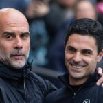 Tréner Arsenalu Mikel Arteta a manažér Manchestru City Pep Guardiola sa zdraví pred zápasom Premier League medzi Manchestrom City a Arsenalom na Etihad Stadium.