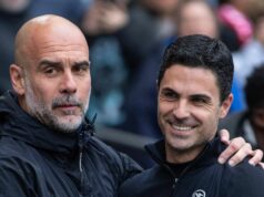 Najnovšie z Arsenalu: Bodový cieľ pre titul stanovený, pretože Gary Neville priznáva, že je sklamaný Tréner Arsenalu Mikel Arteta a manažér Manchestru City Pep Guardiola sa zdraví pred zápasom Premier League medzi Manchestrom City a Arsenalom na Etihad Stadium.