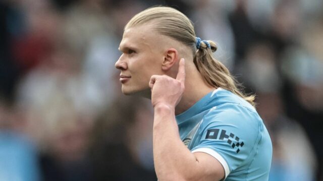 MANCHESTER, ANGLICKO – 19. apríla: Martin Odegaard z Arsenalu vyzerá skľúčene počas zápasu Premier League medzi Manchestrom City a Arsenalom na Etihad Stadium 19. apríla 2026 v Manchestri v Anglicku. (Foto: Carl Recine/Getty Images)