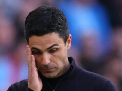 Najnovšie z Arsenalu: Manažér požaduje od hviezdy „viac odhodlania“ po „absolútne veľkej“ aktualizácii Mikel Arteta manažér / hlavný tréner Arsenalu reaguje počas zápasu Premier League medzi Manchestrom City a Arsenalom na Etihad Stadium