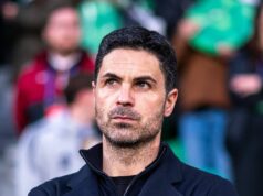 Najnovšie z Arsenalu: „Kľúč“ v boji o titul identifikovaný ako aktualizácia zranenia ohrozuje výberovú dilemu Mikel Arteta, hlavný tréner Arsenalu, je videný počas štvrťfinálového zápasu UEFA Champions League 2025/26 medzi Sporting Clube de Portugal a Arsenal FC na Estadio Jose Alvalade v Lisabone, Portugalsko, 7. apríla 2026. (Foto Miguel Lemos/NurPhoto cez Getty Images)