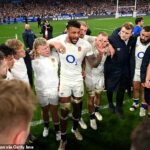 Návrat Courtney Lawesovej je presne tým šťastím, aké Steve Borthwick potreboval – ale Owen Farrell ponúka varovanie pre hlavného trénera Anglicka