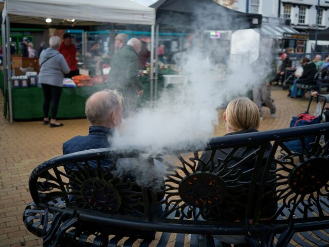 Návrh zákona Spojeného kráľovstva zakazuje každému, kto sa narodil po roku 2008, kupovať tabak | Správy o zdraví
